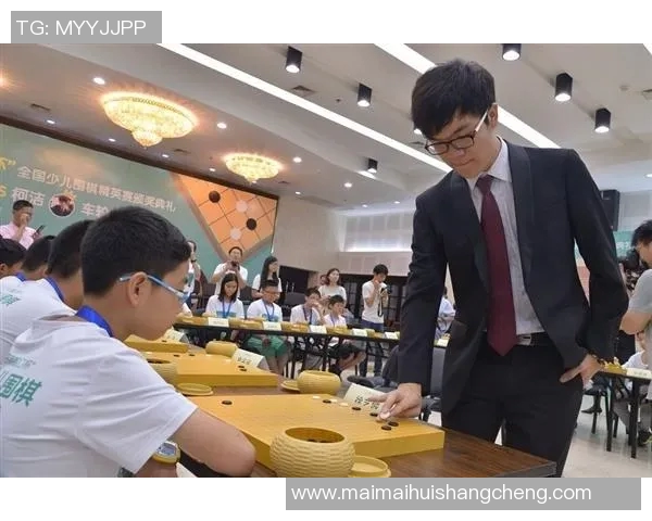 人工智能围棋对决：AlphaGo与柯洁的巅峰之战回顾与启示